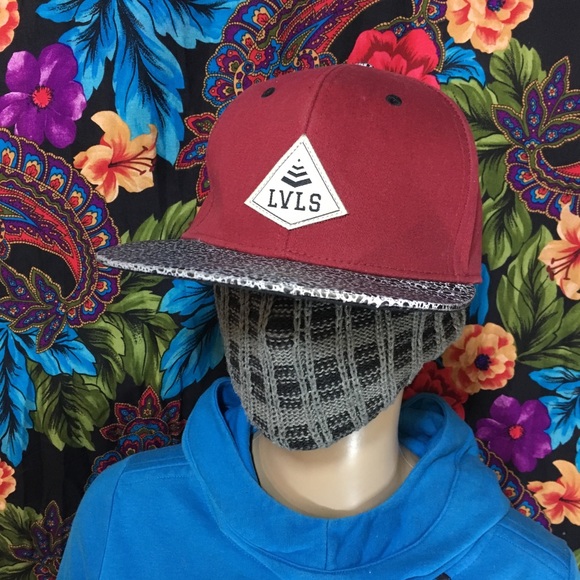 LVLS HAT CAP REFLECTIVE ANIMAL PRINT FLAT BILL ADJUSTABLE STRAP ACCESSORY - Picture 5 of 9